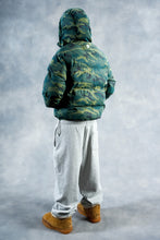 Load image into Gallery viewer, Reflective Star Camo Puffer Jacket