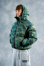 Load image into Gallery viewer, Reflective Star Camo Puffer Jacket
